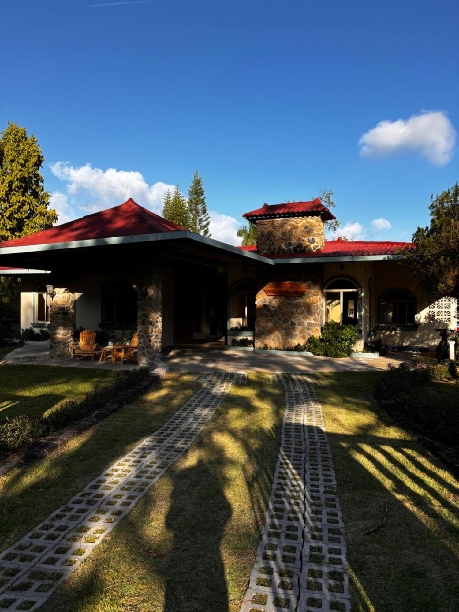 La Maison D' Ivonne Antón Exterior foto